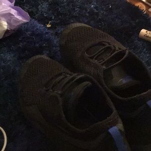 I am selling nike shoes